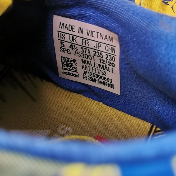 Adidas Marvel soccer cleats for kids Size US 5, EUR 37 1/2 , 23 cm - Picture 3 of 5